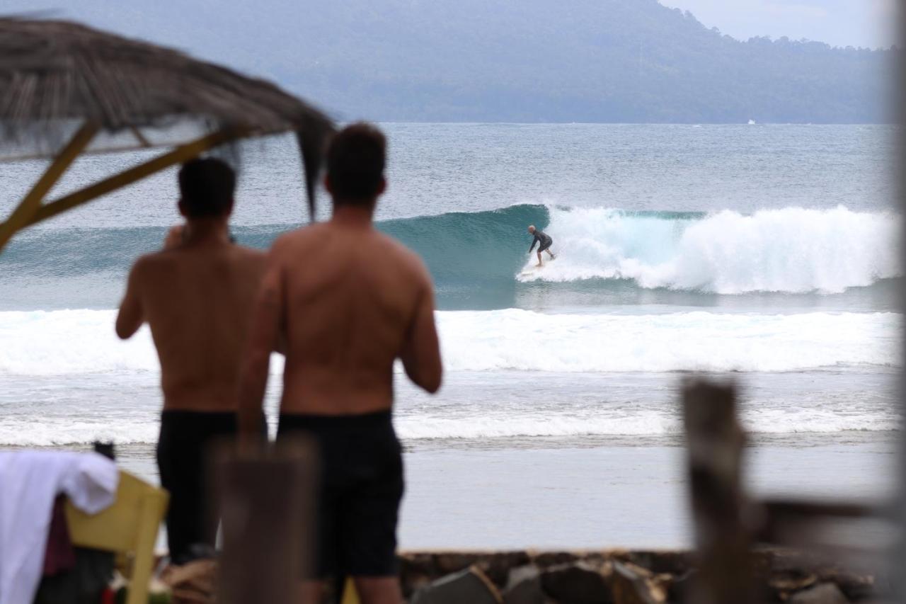 Rumah Nalu Surf Camp Krui 外观 照片