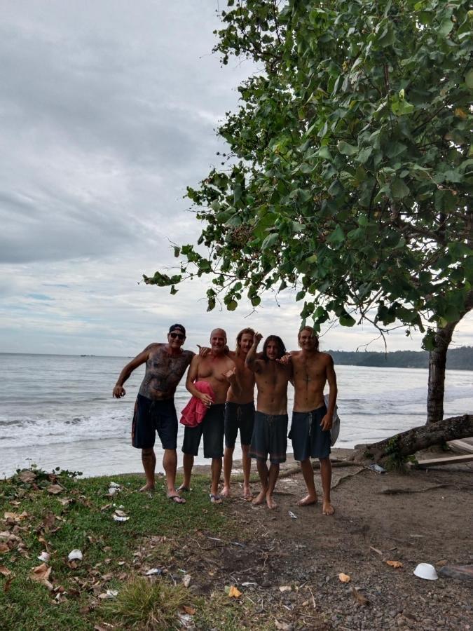 Rumah Nalu Surf Camp Krui 外观 照片