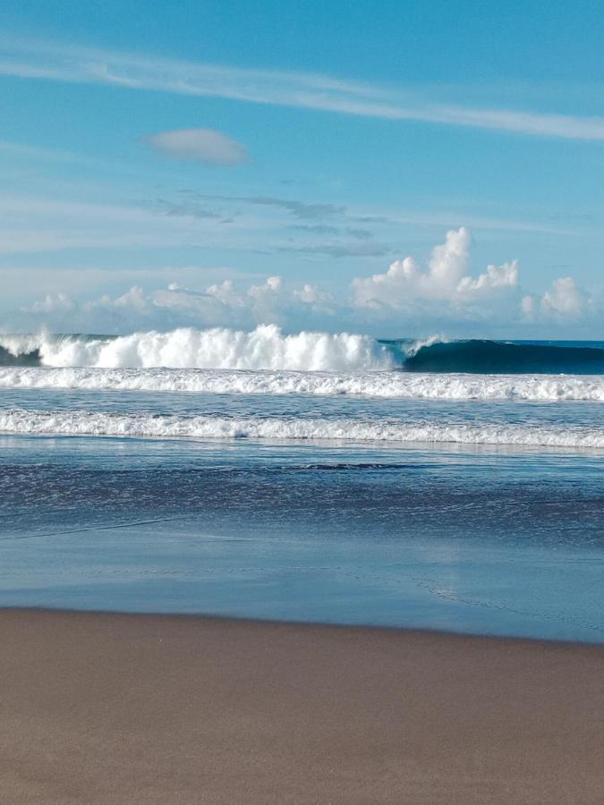 Rumah Nalu Surf Camp Krui 外观 照片